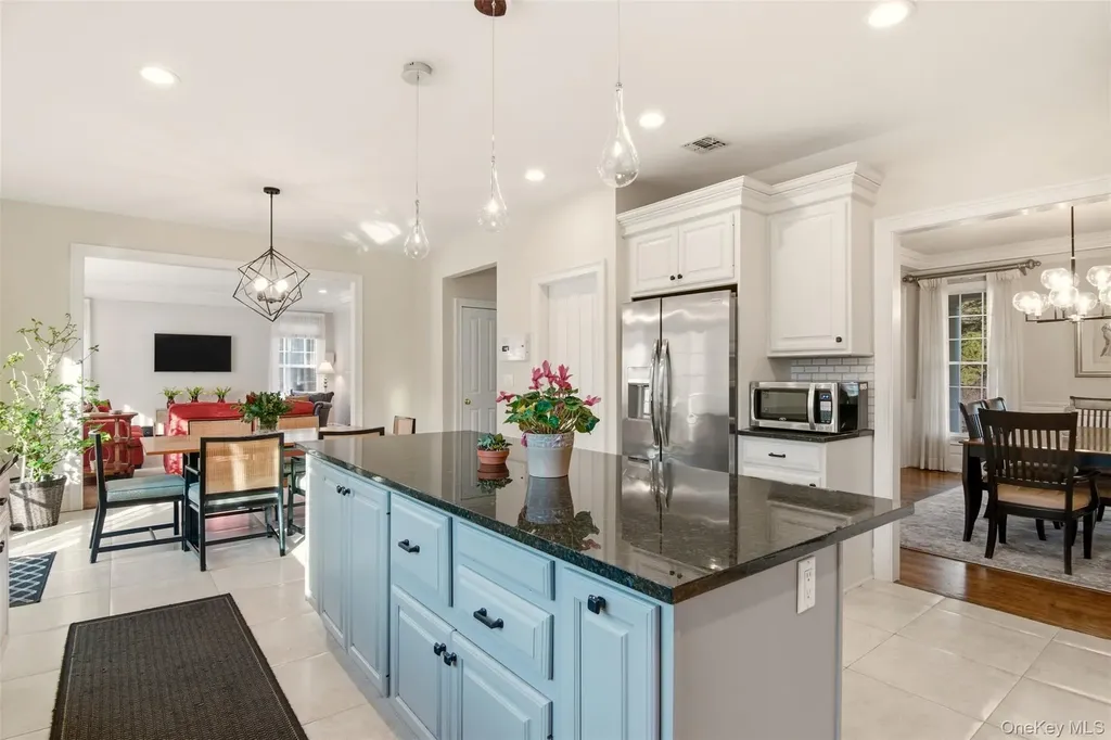 4 Daniel Way Setauket NY 11733