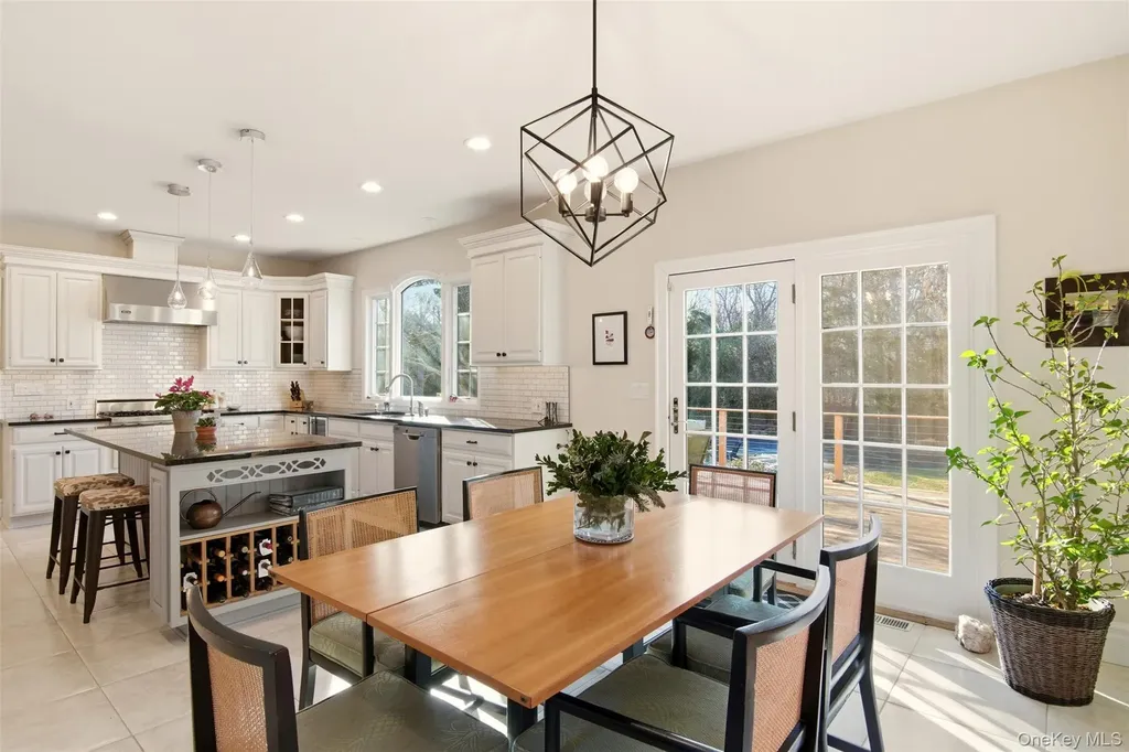 4 Daniel Way Setauket NY 11733
