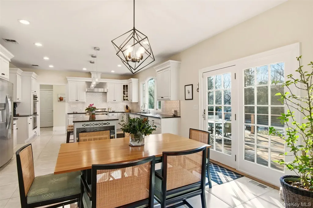 4 Daniel Way Setauket NY 11733