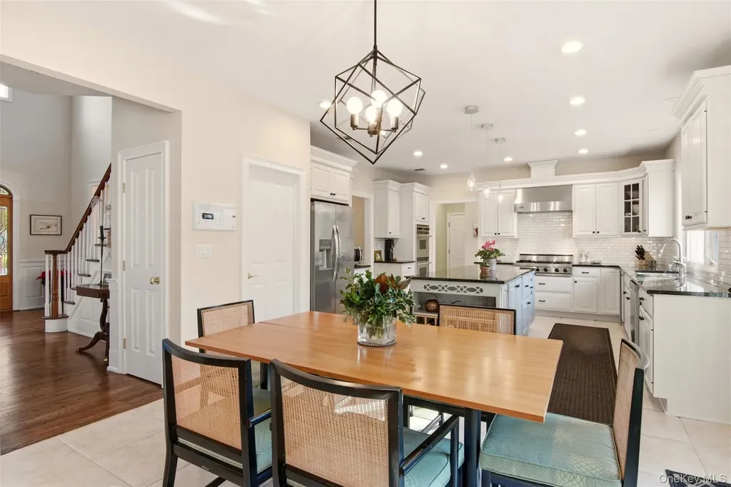 4 Daniel Way Setauket NY 11733