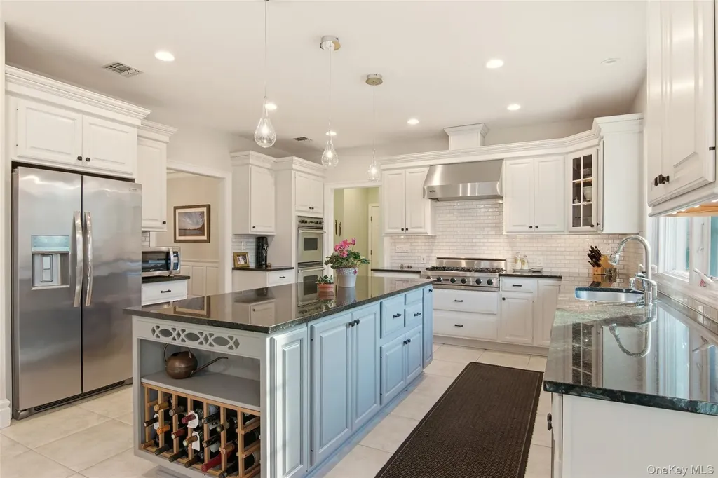 4 Daniel Way Setauket NY 11733