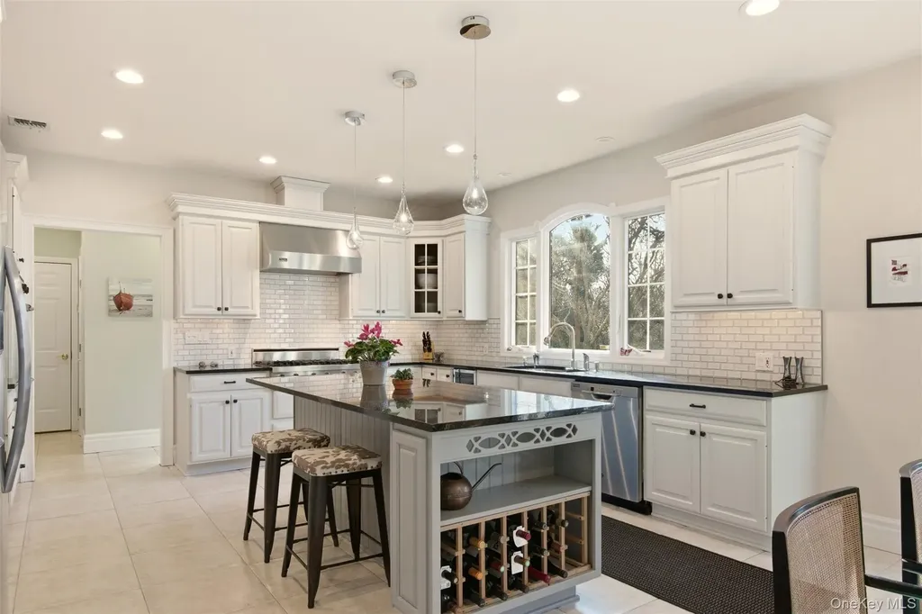 4 Daniel Way Setauket NY 11733