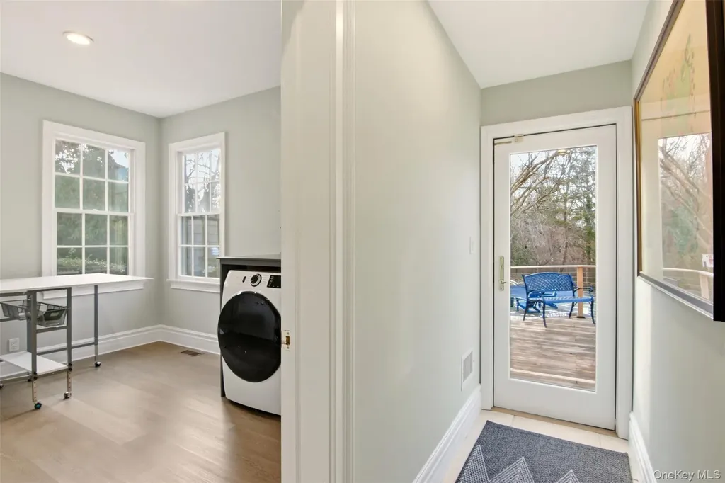 4 Daniel Way Setauket NY 11733