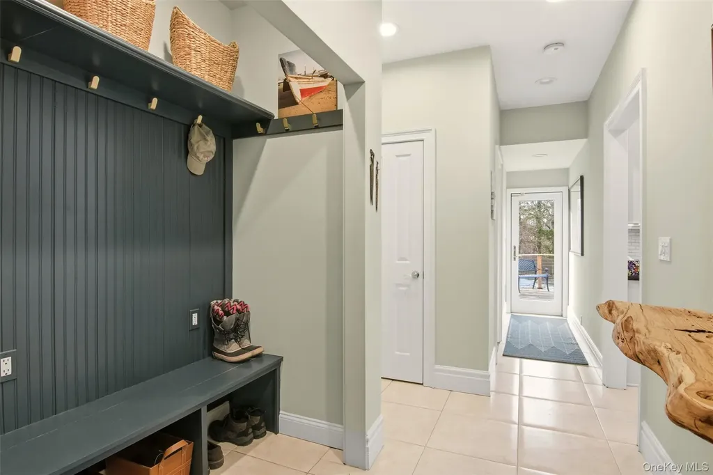 4 Daniel Way Setauket NY 11733