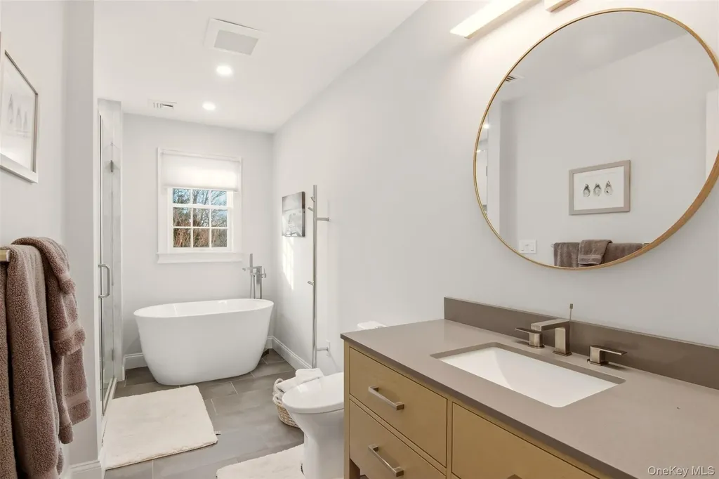 4 Daniel Way Setauket NY 11733