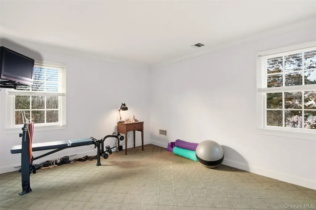 4 Daniel Way Setauket NY 11733