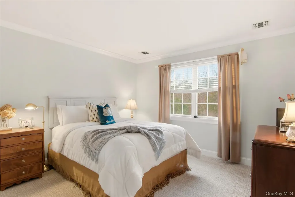 4 Daniel Way Setauket NY 11733