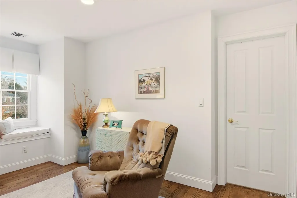 4 Daniel Way Setauket NY 11733