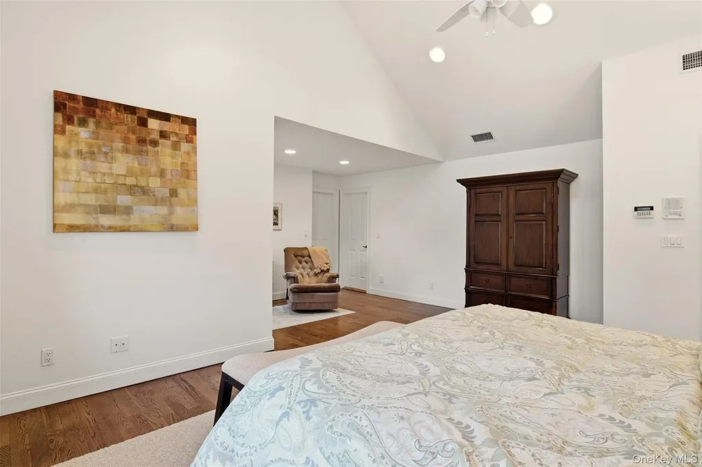 4 Daniel Way Setauket NY 11733