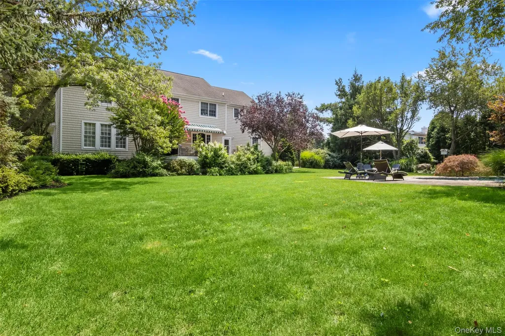 4 Daniel Way Setauket NY 11733