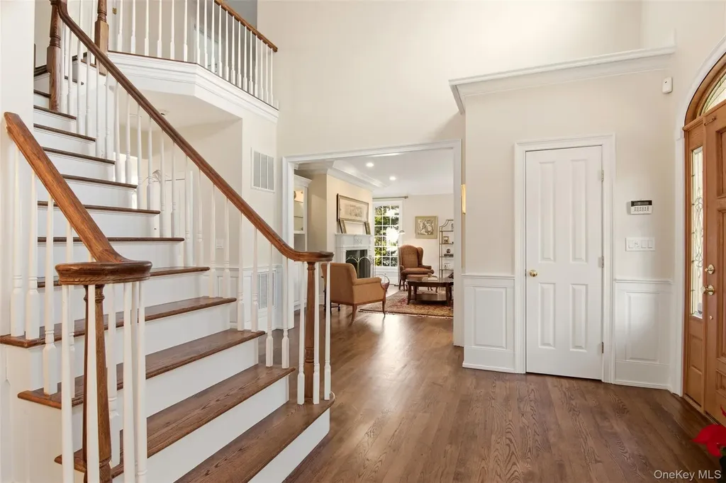 4 Daniel Way Setauket NY 11733