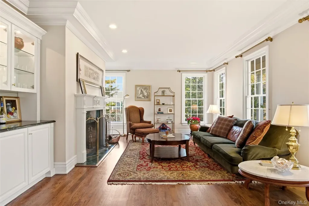 4 Daniel Way Setauket NY 11733