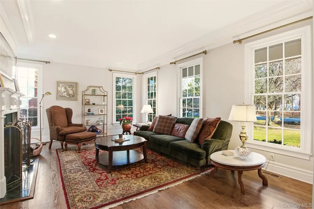 4 Daniel Way Setauket NY 11733