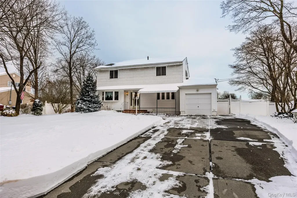 3 Brenner Road Coram NY 11727