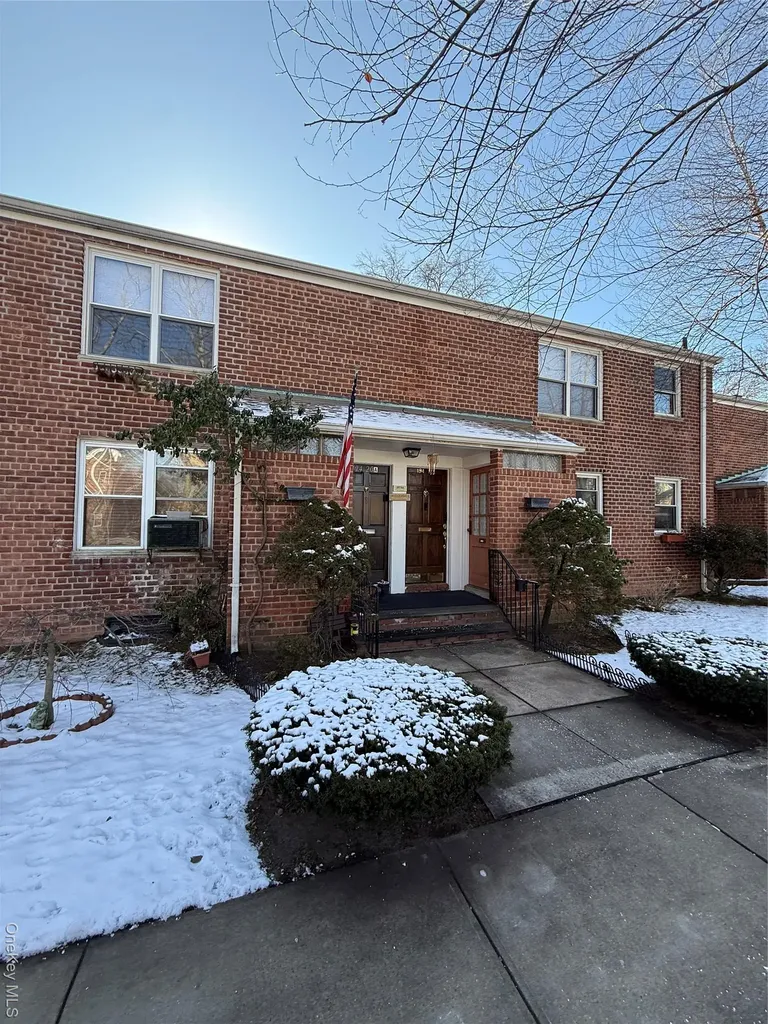 194-20A 39th Avenue Flushing NY 11358
