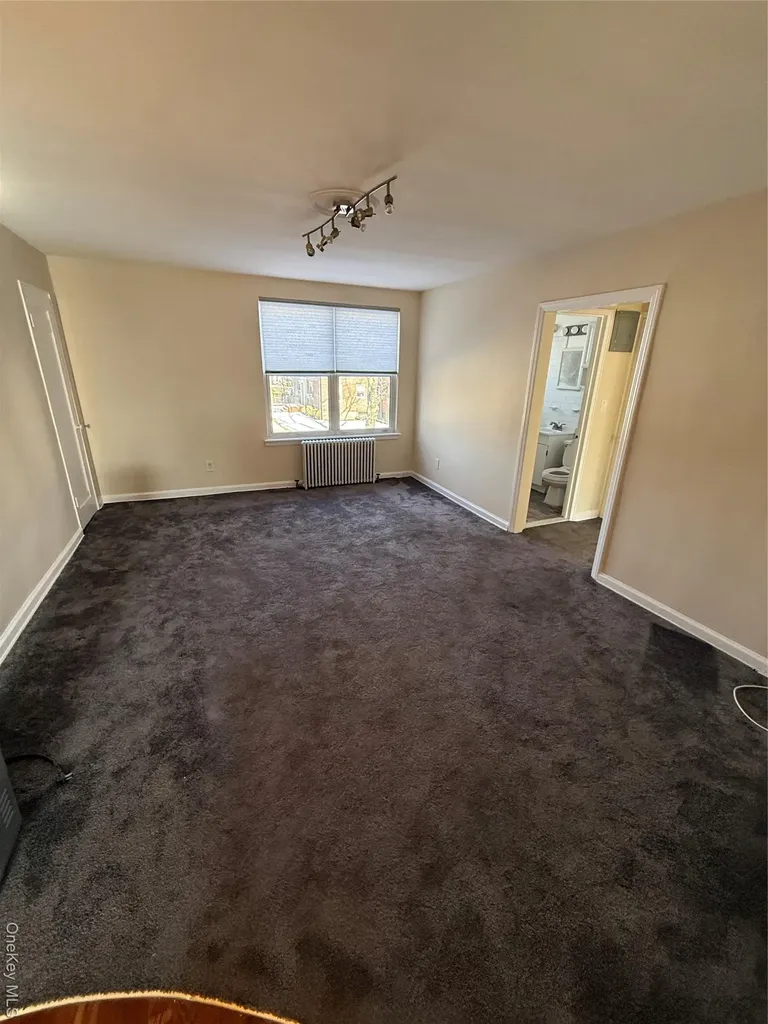 194-20A 39th Avenue Flushing NY 11358