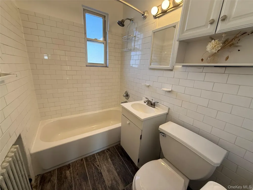 194-20A 39th Avenue Flushing NY 11358