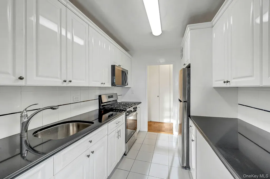 615 Palmer Yonkers NY 10701