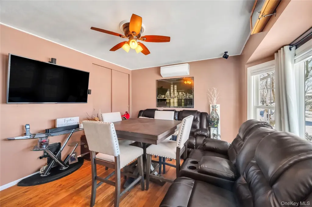 19 Radburn Drive Commack NY 11725