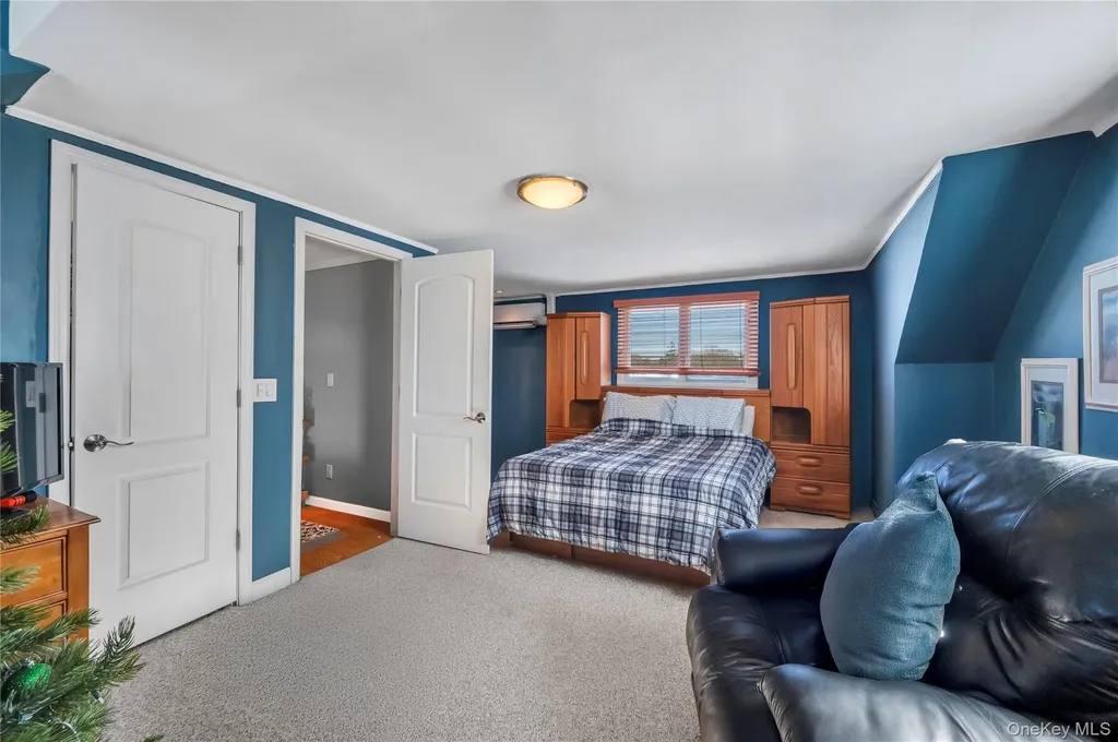 19 Radburn Drive Commack NY 11725