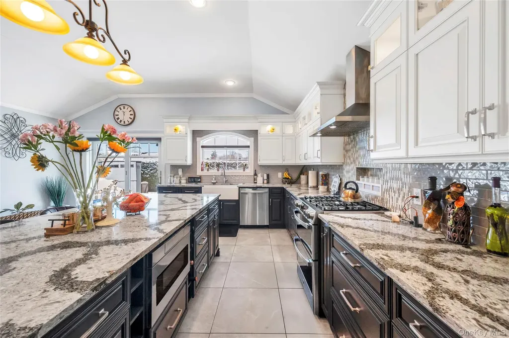 19 Radburn Drive Commack NY 11725