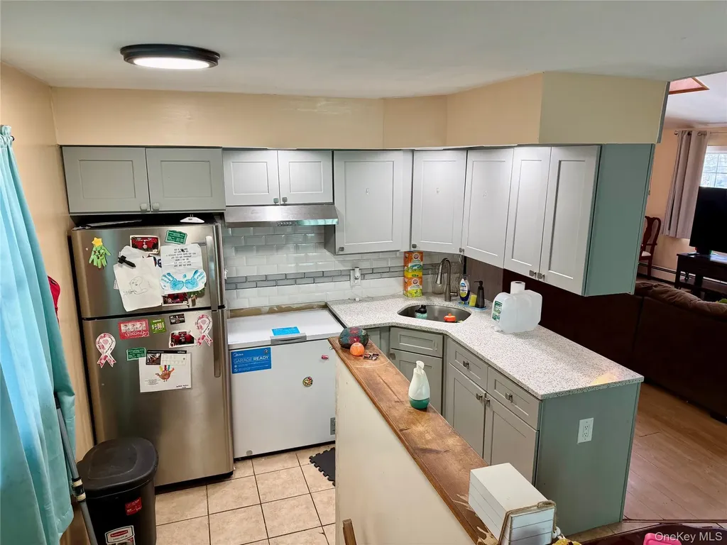 1644 N Gardiner Drive Bay Shore NY 11706