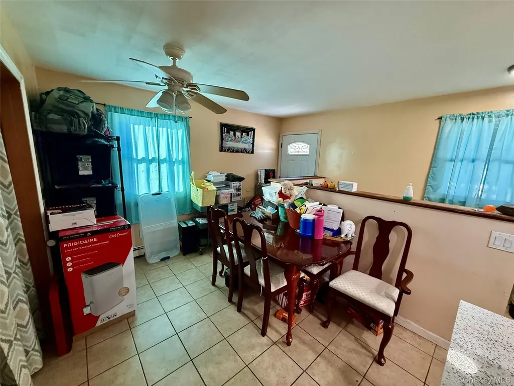 1644 N Gardiner Drive Bay Shore NY 11706