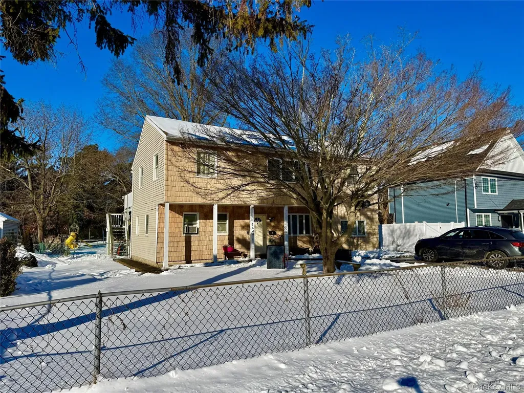 1644 N Gardiner Drive Bay Shore NY 11706