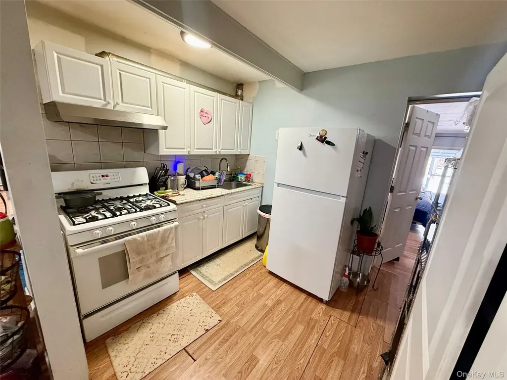 1644 N Gardiner Drive Bay Shore NY 11706