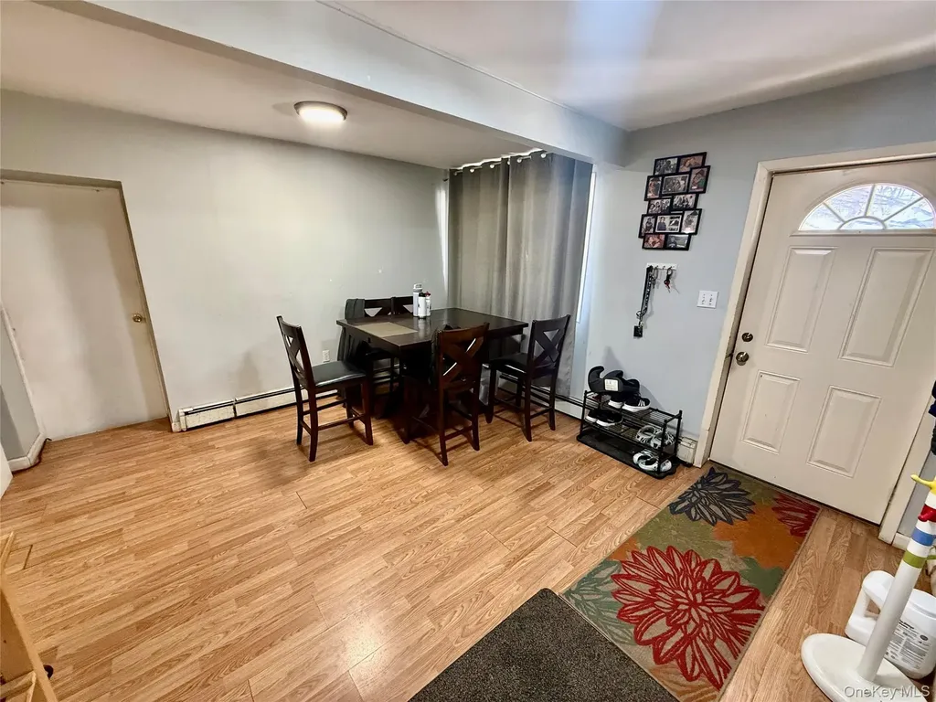 1644 N Gardiner Drive Bay Shore NY 11706