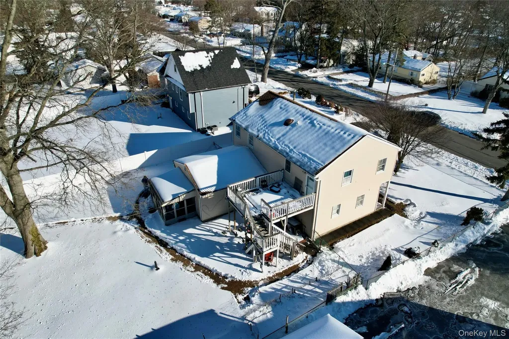 1644 N Gardiner Drive Bay Shore NY 11706