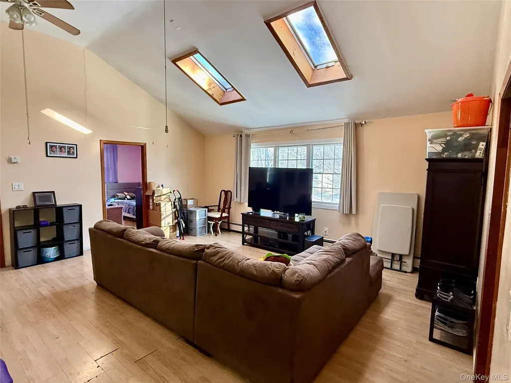 1644 N Gardiner Drive Bay Shore NY 11706