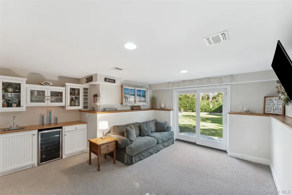 64 Tanners Neck Lane Westhampton NY 11977