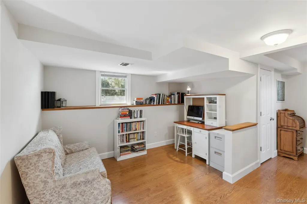 64 Tanners Neck Lane Westhampton NY 11977