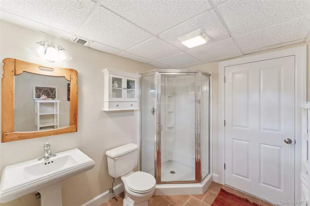64 Tanners Neck Lane Westhampton NY 11977