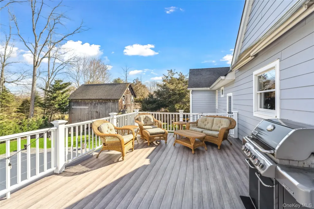 64 Tanners Neck Lane Westhampton NY 11977