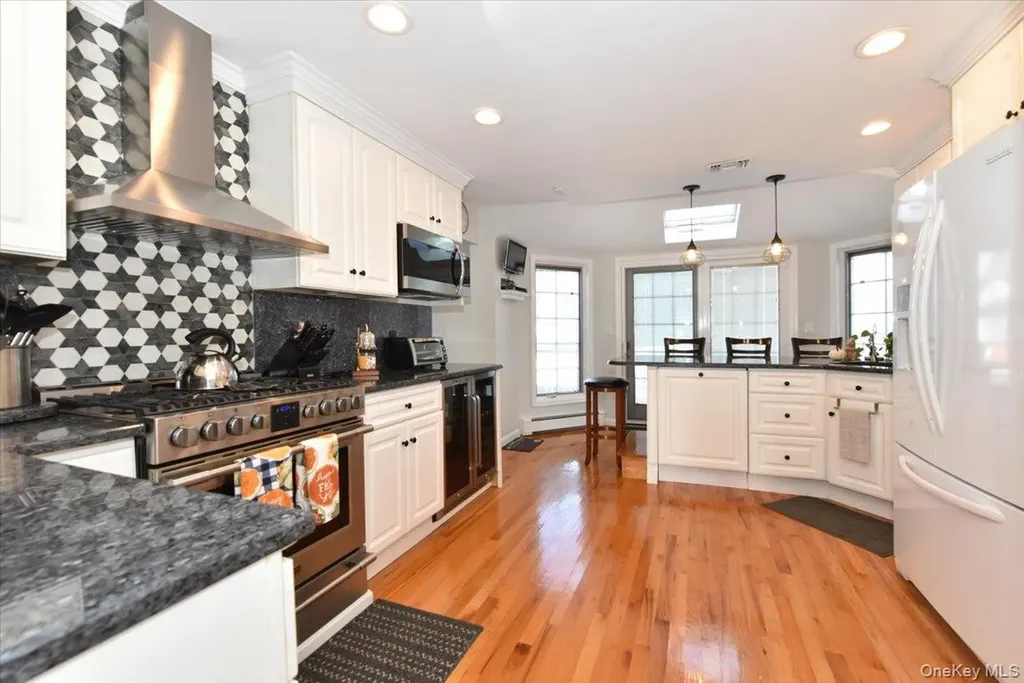 72 Narwood Road Massapequa NY 11758