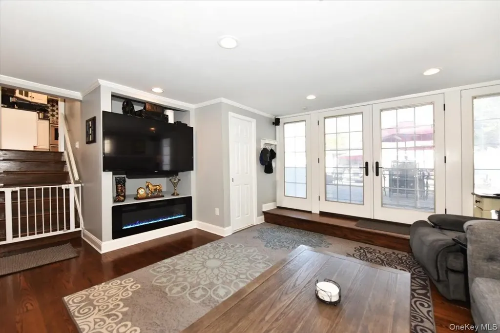 72 Narwood Road Massapequa NY 11758
