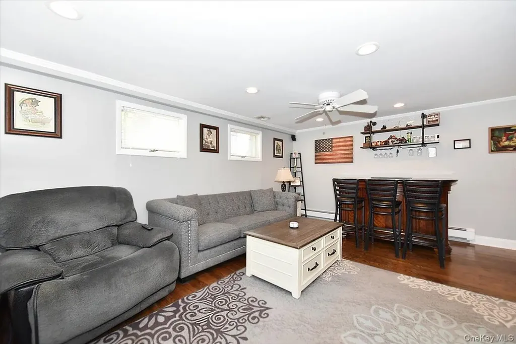 72 Narwood Road Massapequa NY 11758