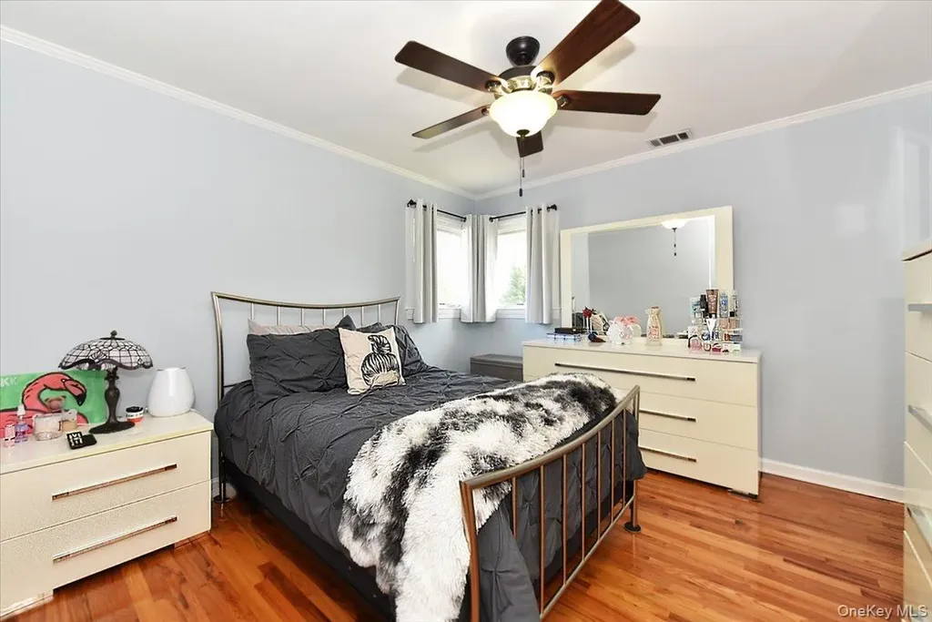 72 Narwood Road Massapequa NY 11758