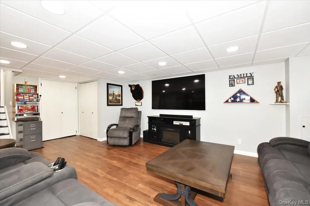 72 Narwood Road Massapequa NY 11758