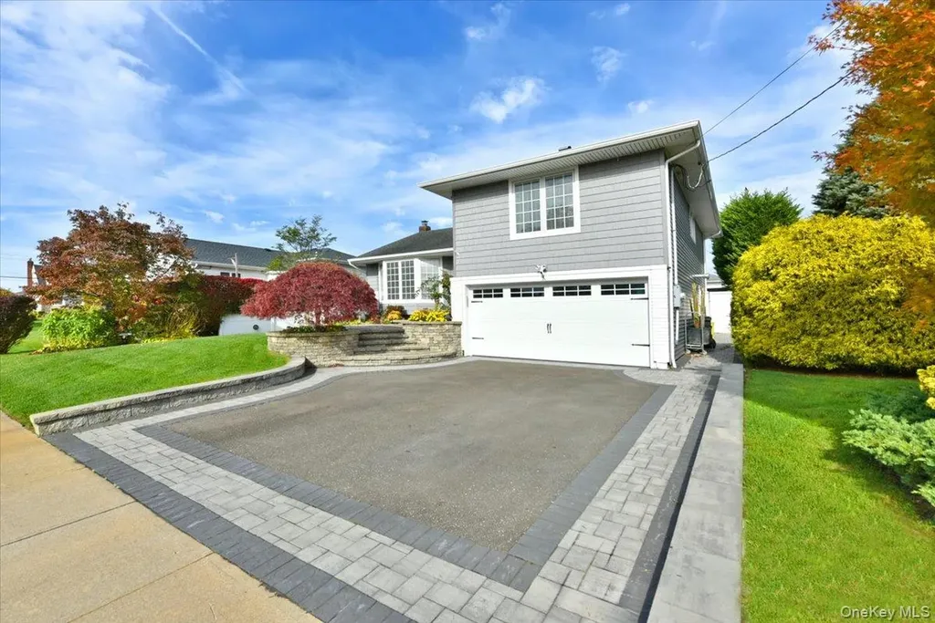 72 Narwood Road Massapequa NY 11758