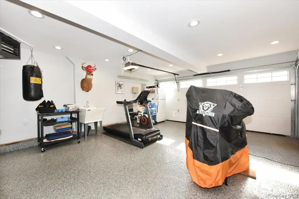 72 Narwood Road Massapequa NY 11758