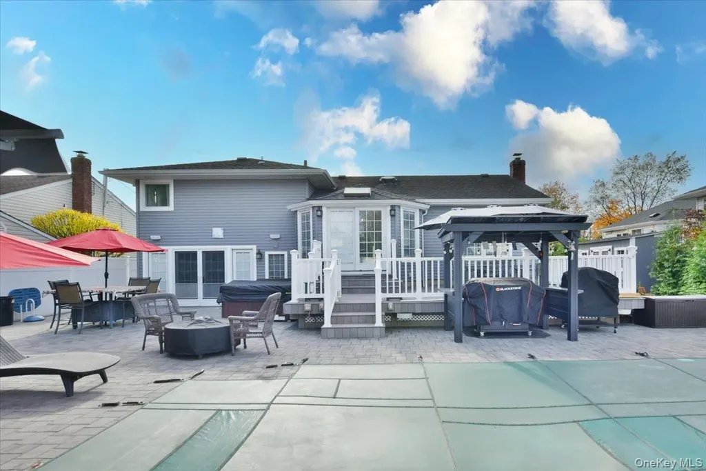 72 Narwood Road Massapequa NY 11758