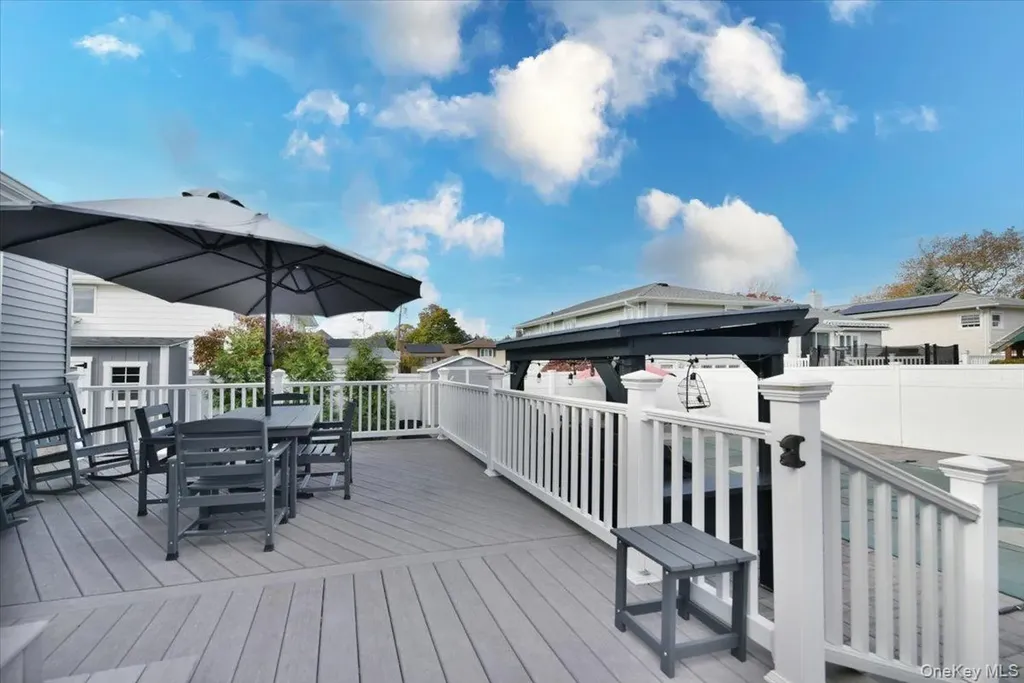 72 Narwood Road Massapequa NY 11758