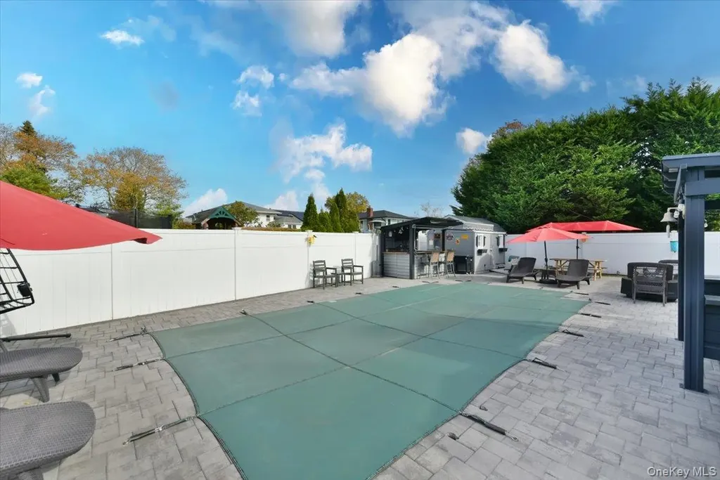 72 Narwood Road Massapequa NY 11758