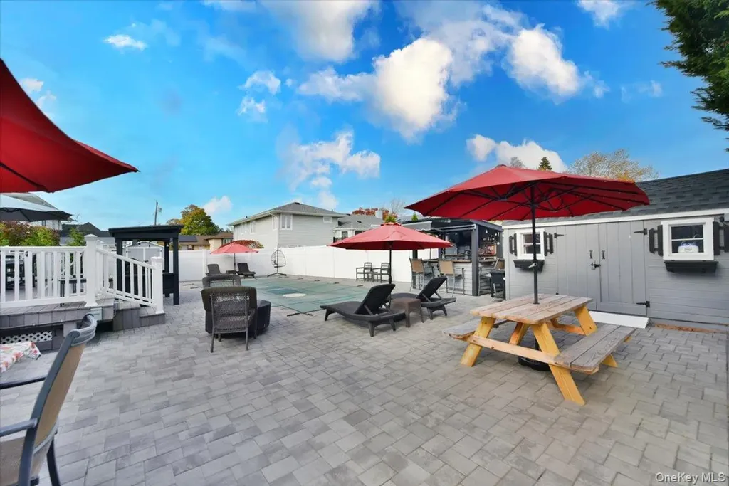 72 Narwood Road Massapequa NY 11758