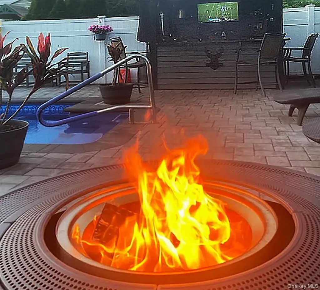 72 Narwood Road Massapequa NY 11758