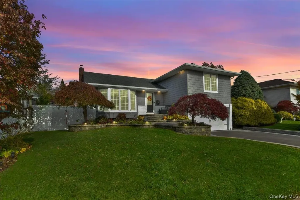 72 Narwood Road Massapequa NY 11758
