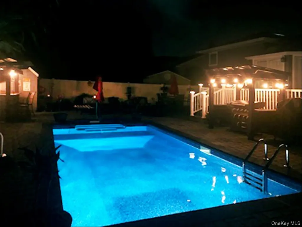72 Narwood Road Massapequa NY 11758